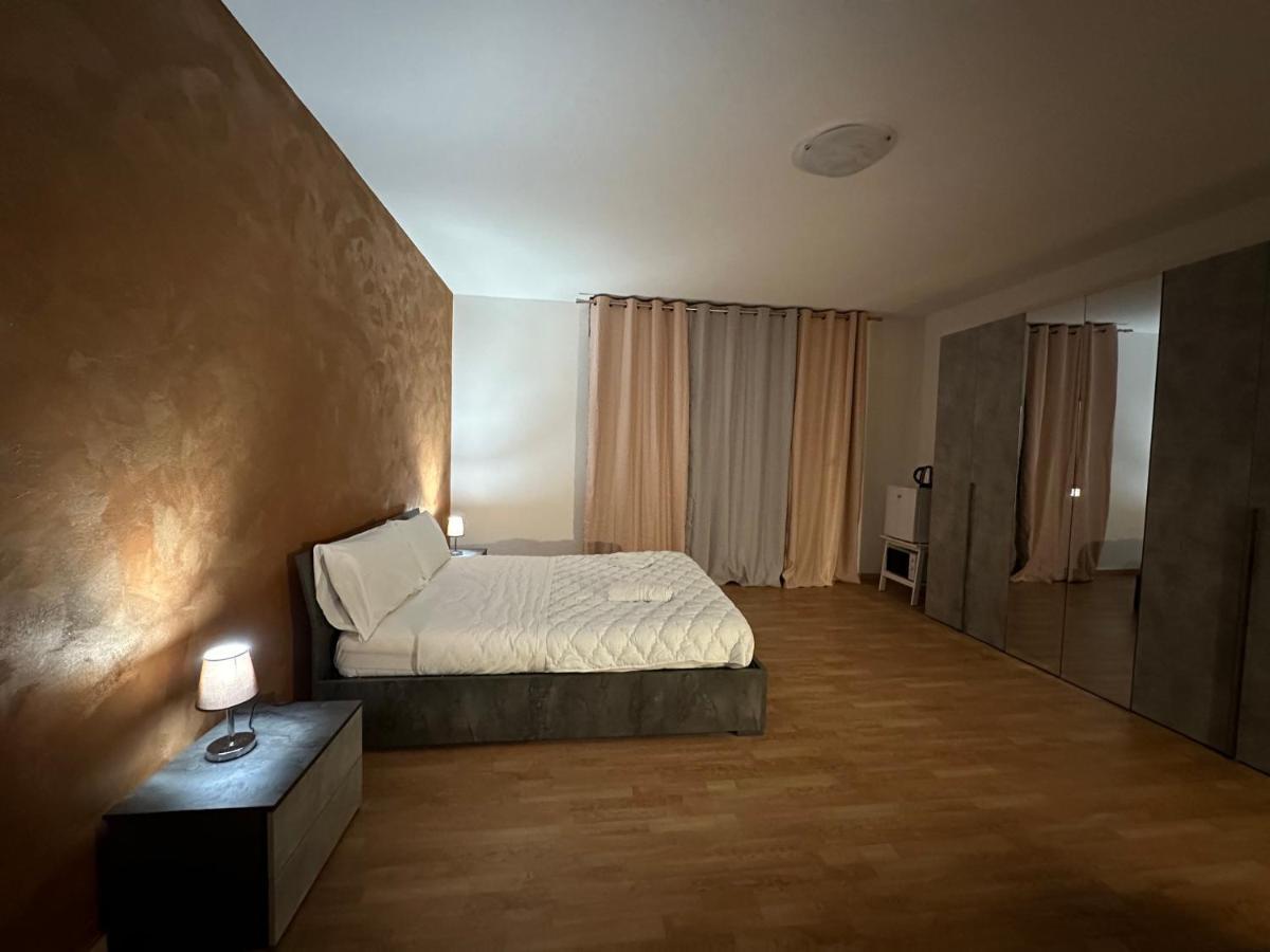 Leone D'Oro 2 - Milano Street Hotel Mestre Exterior photo